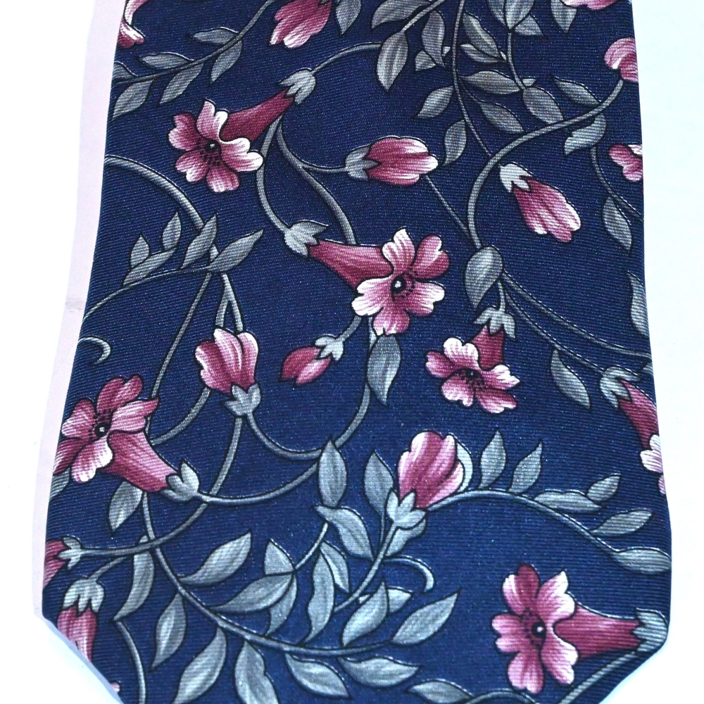 Vintage HALSTON 100% Italian Silk Tie